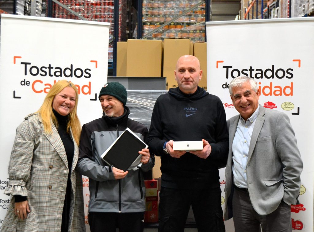 Jorge Aguado y Francisco Matamala obsequiados por su excelente trabajo y profesionalidad